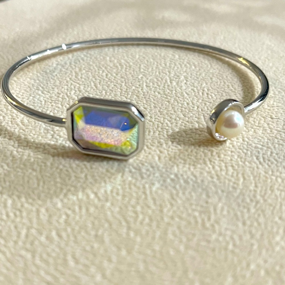 Vantel Pearls Prism Cuff